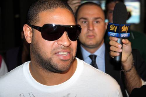 Adriano è sbarcato a Roma 
"Voglio tornare quello che ero"