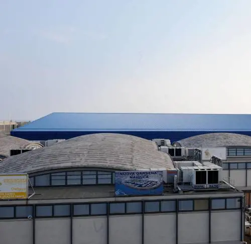 Il tetto da design con i soldi delle Colombiane