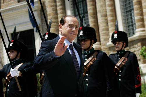 Berlusconi: lotta a immigrazione clandestina sia responsabilità europea