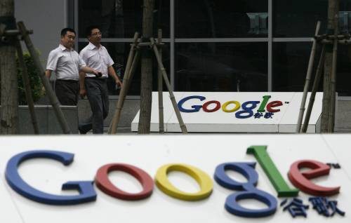Pechino blocca Google 
Poi gli rinnova licenza 
Guerra di nervi sul web