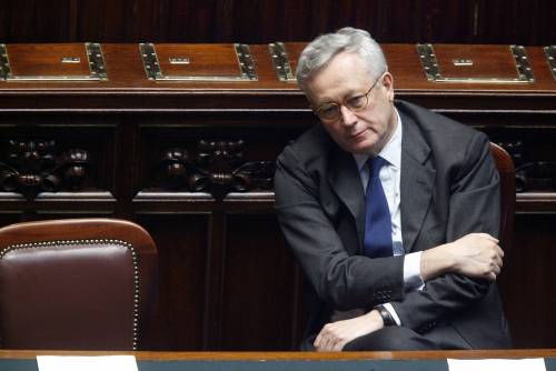 Manovra, Tremonti: 
"L'austerità è necessaria" 
Posta la fiducia al Senato