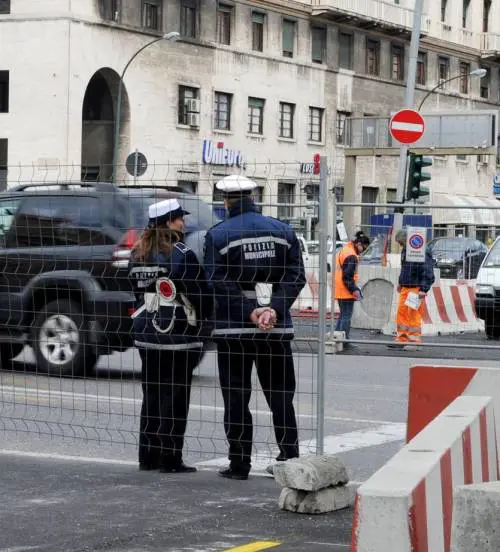 La rivolta dei vigili contro Marta: «Blocchiamo la città»