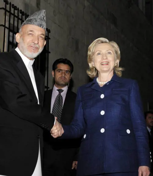 Afghanistan, poteri a Kabul nel 2014 
Usa: apertura ai colloqui coi talebani