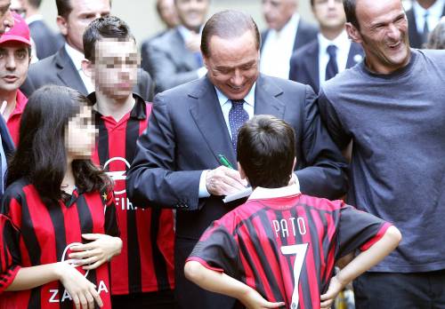 Berlusconi incorona Dinho: 
"Il più grande di tutti i tempi"