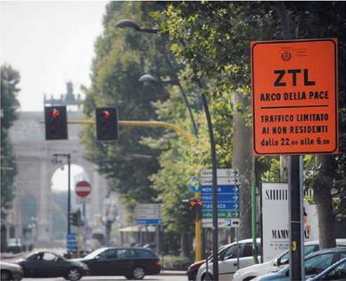 Incubo parcheggio 
Rivolta contro la ztl: 
"Prigionieri dalle 22"