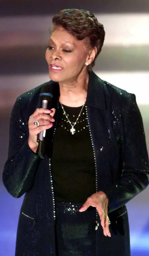 Tutti i big della musica in concerto tra le vetrine dellOutlet