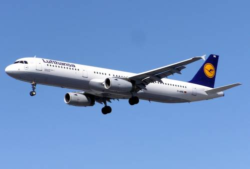 Riad, cade e si schianta 
cargo della Lufthansa: 
illesi i 6 dell'equipaggio