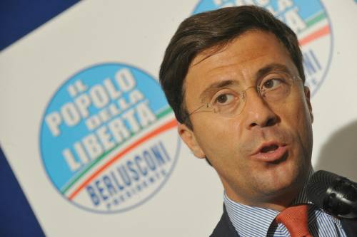 Bocchino: Verdini preservi il Pdl come la banca