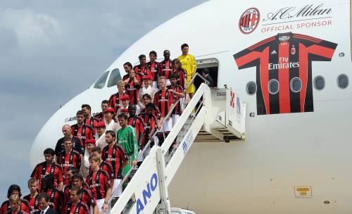 Emirates presenta l'aereo del Milan