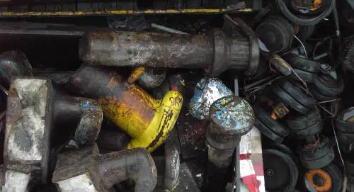 Quei ladri di bitte che rubano la storia del porto di Genova