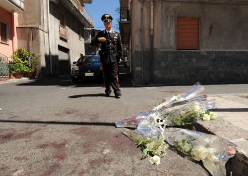 Catania, un 13enne ucciso 
a coltellate da un 16enne: 
dopo lite per la fidanzatina