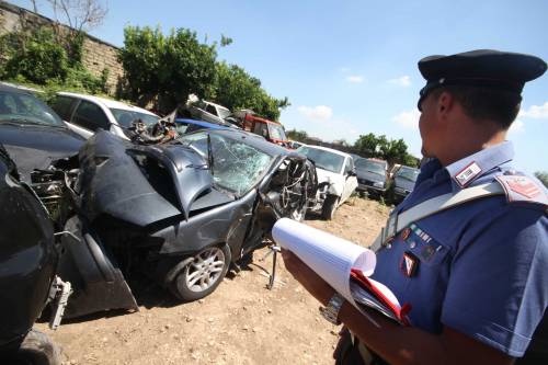Napoli, guida ubriaco e drogato: tre morti 
nel violento scontro frontale. Arrestato