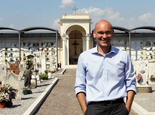 Brescia, finiti soldi per le tombe 
Sindaco: meglio se restate vivi