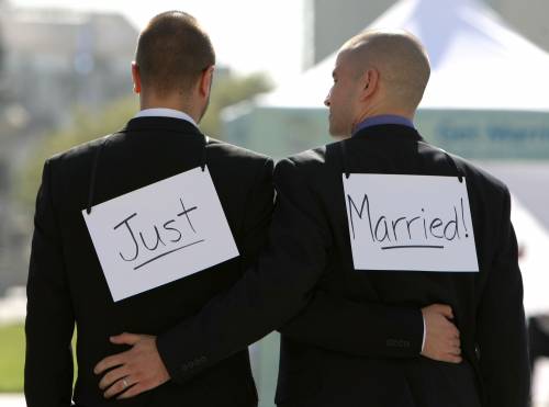 California, matrimoni gay possibili: 
"Via il veto a partire dal 18 agosto" 