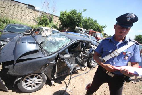 Como, incidente stradale: 
muore una donna incinta 
La bimba nasce: è grave