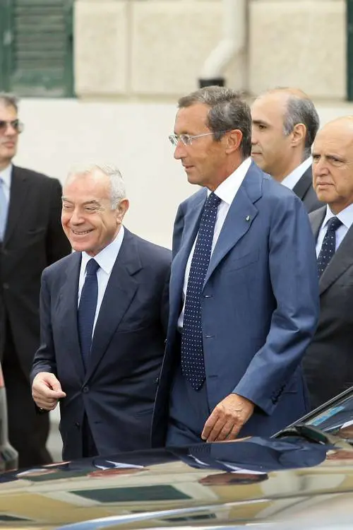 Berlusconi manda Letta da Fini: non tratto più