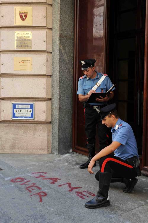 Calcio, una bomba carta 
contro la sede del Torino