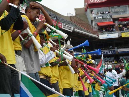 Vuvuzela, altolà dell'Uefa 
"Non entrino negli stadi"