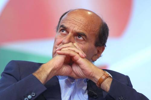 Bersani: "Crisi politica conclamata" 
Di Pietro: "Non giocare a fare il furbo"
