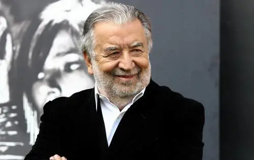 Pdl Il coordinatore indeciso tra Fini e poltrona