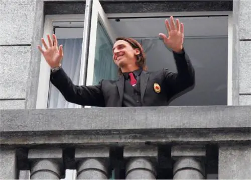 Ibra è già un ciclone: "L'Inter mi odi pure, son qui per batterla"