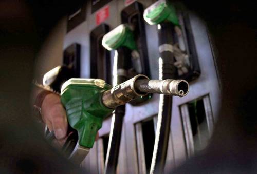 Carburanti, nuovi rincari:  
la verde tocca 1,4 euro 
Domani via allo sciopero