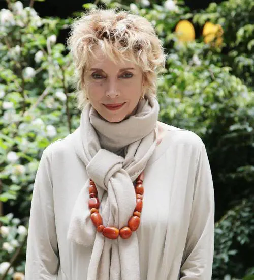 Lo Stabile ha 60 anni e corteggia i giovani