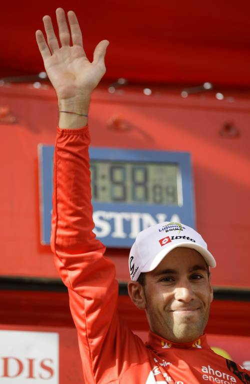 Vuelta: crono e foratura 
Ma Nibali torna in rosso