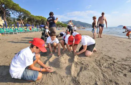 I banchi in spiaggia? Bene, bravi, sette più
