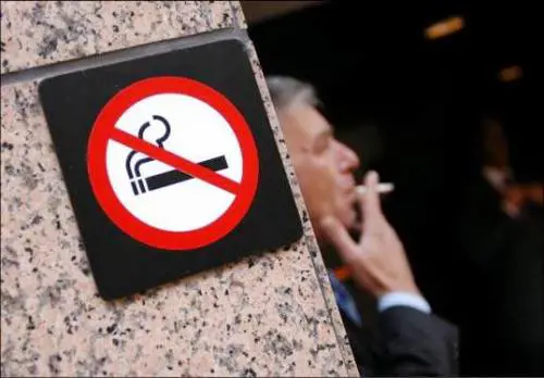 Sigarette vietate pure a Times Square