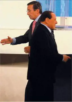 Fini tenta la video difesa. Silvio: se avesse dignità adesso si dimetterebbe