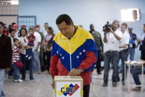Venezuela, Chavez vince ma non ha i due terzi