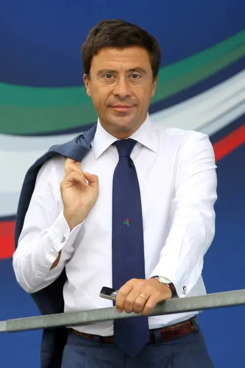 Adesso Bocchino sogna di rubare il posto al capo