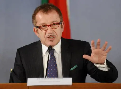 Agguato a Belpietro, Maroni: "Non sarà l'ultimo" 
Marchionne: "Hanno aperto le porte dello zoo"