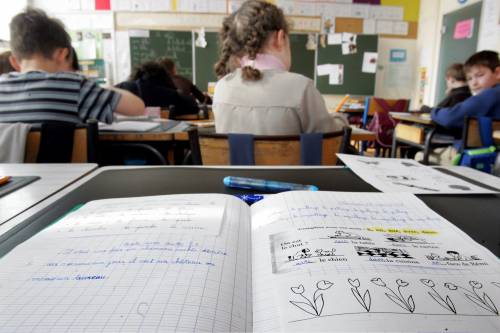 Puglia, sponsor a scuola: 
per chi pagherà 70 euro 
il nome su banco e sedia