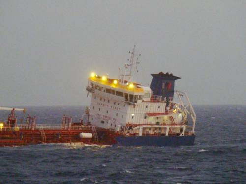 Francia, collisione in mare 
E' allarme su un cargo: 
sei tonnellate di solventi