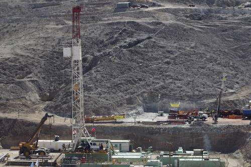 Cile, trivella ha raggiunto 
i minatori intrappolati 
Esultano tecnici e parenti