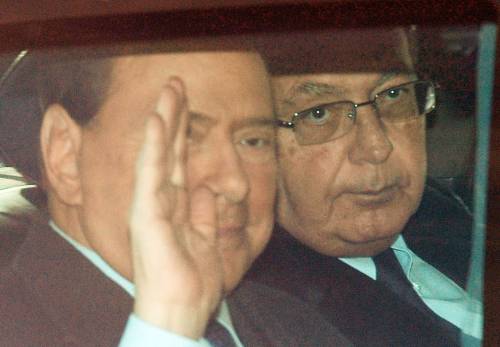 Berlusconi operato alla mano: a riposo 7 giorni