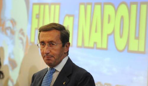 Fini, leader Fli, ora fa il giudice: "La legge? È uguale per tutti"