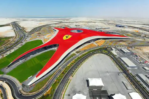 F1, ecco la Disneyland Ferrari 
Abu Dhabi, pagano gli sceicchi