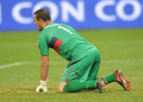 Benitez scopre un nuovo goleador: il portiere Eduardo