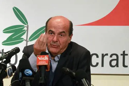 E Bersani elemosina l’aiuto del Fli