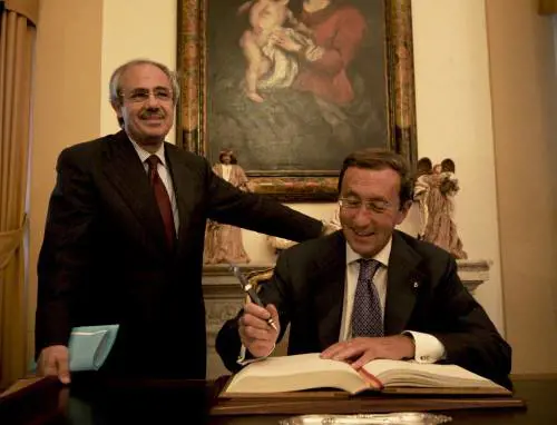 Fini, l’indagato che predica legalità è alleato dell’indagato Lombardo