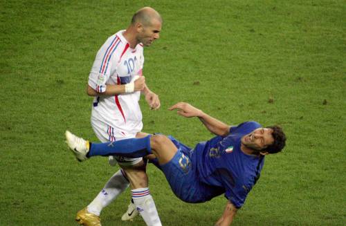 Materazzi-Zidane, ora è pace 
Scatta l'abbraccio dopo 4 anni