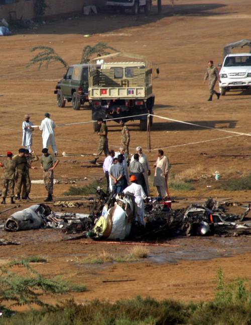 Pakistan, cade aereo noleggiato dall'Eni: tra i 21 morti anche un italiano