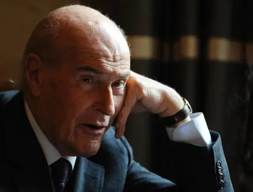 Agenzia nucleare, Veronesi presidente