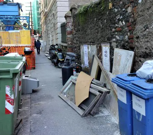 Parigi: le informazioni turistiche su Genova sono del dicembre 2003