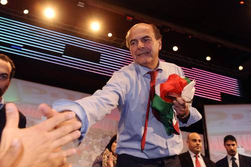 Bersani invoca la piazza, i giovani Pd lo gelano
