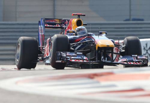 F1, Abu Dhabi: ancora Red Bull 
Alonso quarto dietro Hamilton
