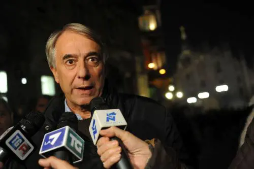 Bersani umiliato a Milano dal comunista Pisapia 
Il Pdl: "La vittoria su Boeri è dèbalcle per il Pd"